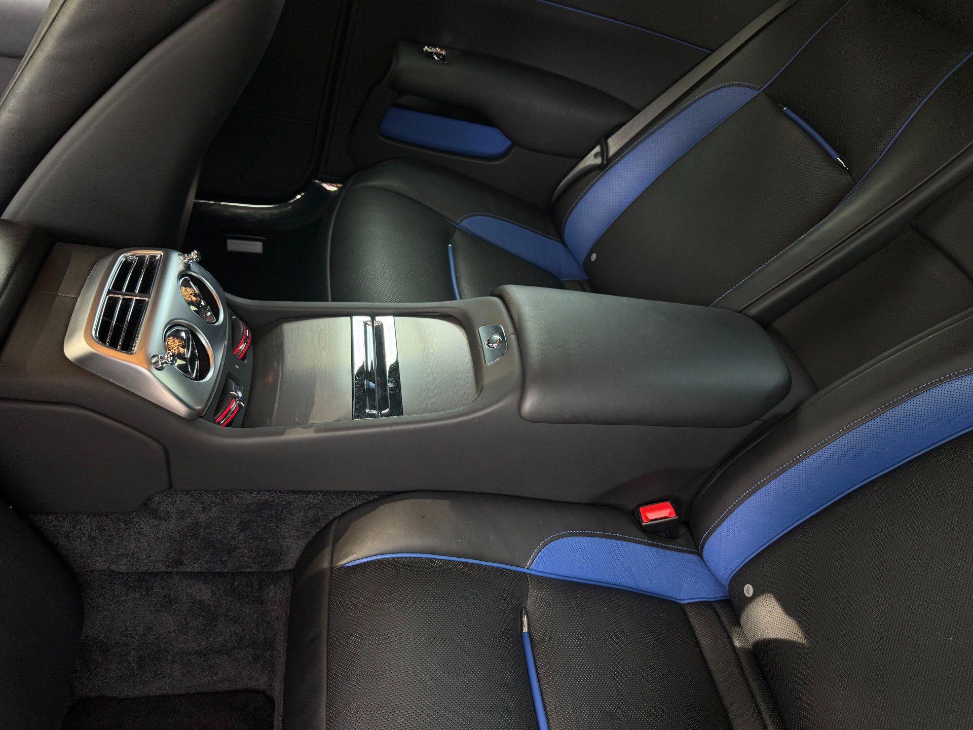 Used 2016 Rolls-Royce Wraith RWD image 24