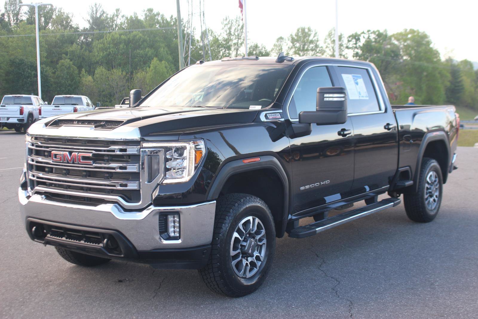 Used 2023 GMC Sierra 2500 SLE w/ SLE Value Package; AWD/4WD image 3
