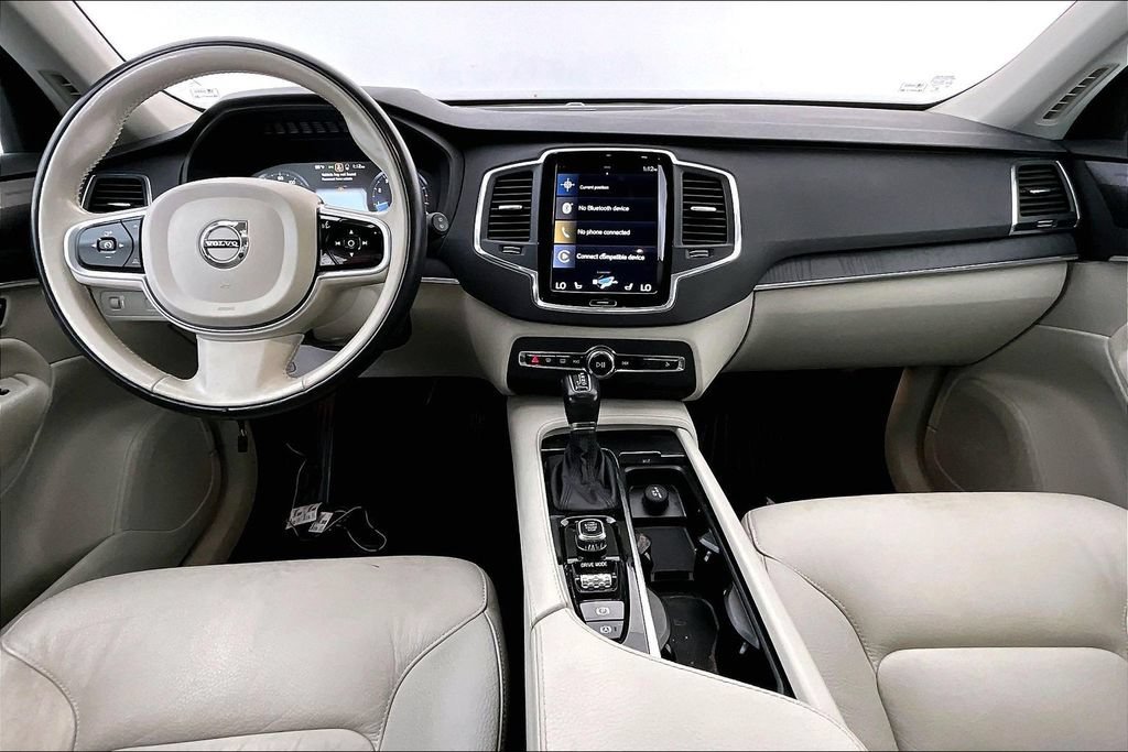Used 2020 Volvo XC90 T5 Momentum w/ Protection Package Premier AWD/4WD image 14