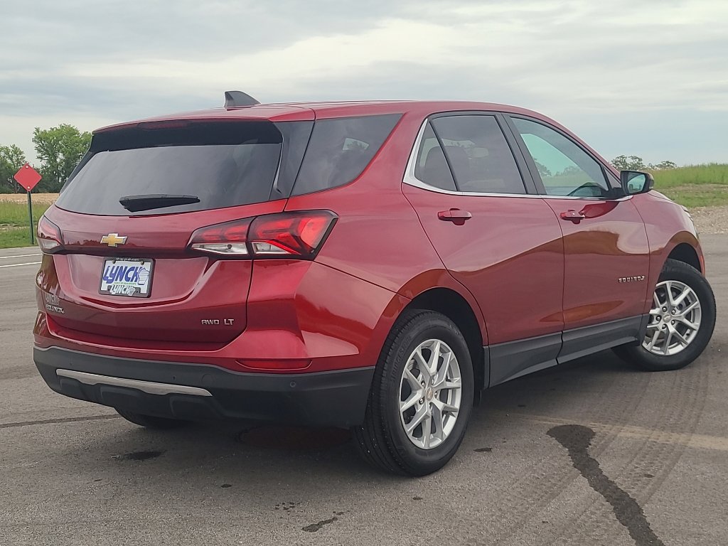Used 2024 Chevrolet Equinox LT w/ LPO, Floor Liner Package AWD/4WD image 4