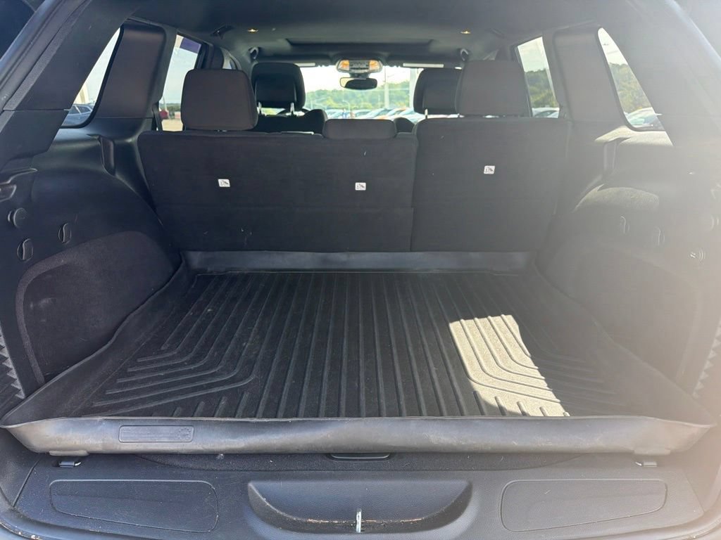 Used 2018 Jeep Grand Cherokee Laredo AWD/4WD image 14