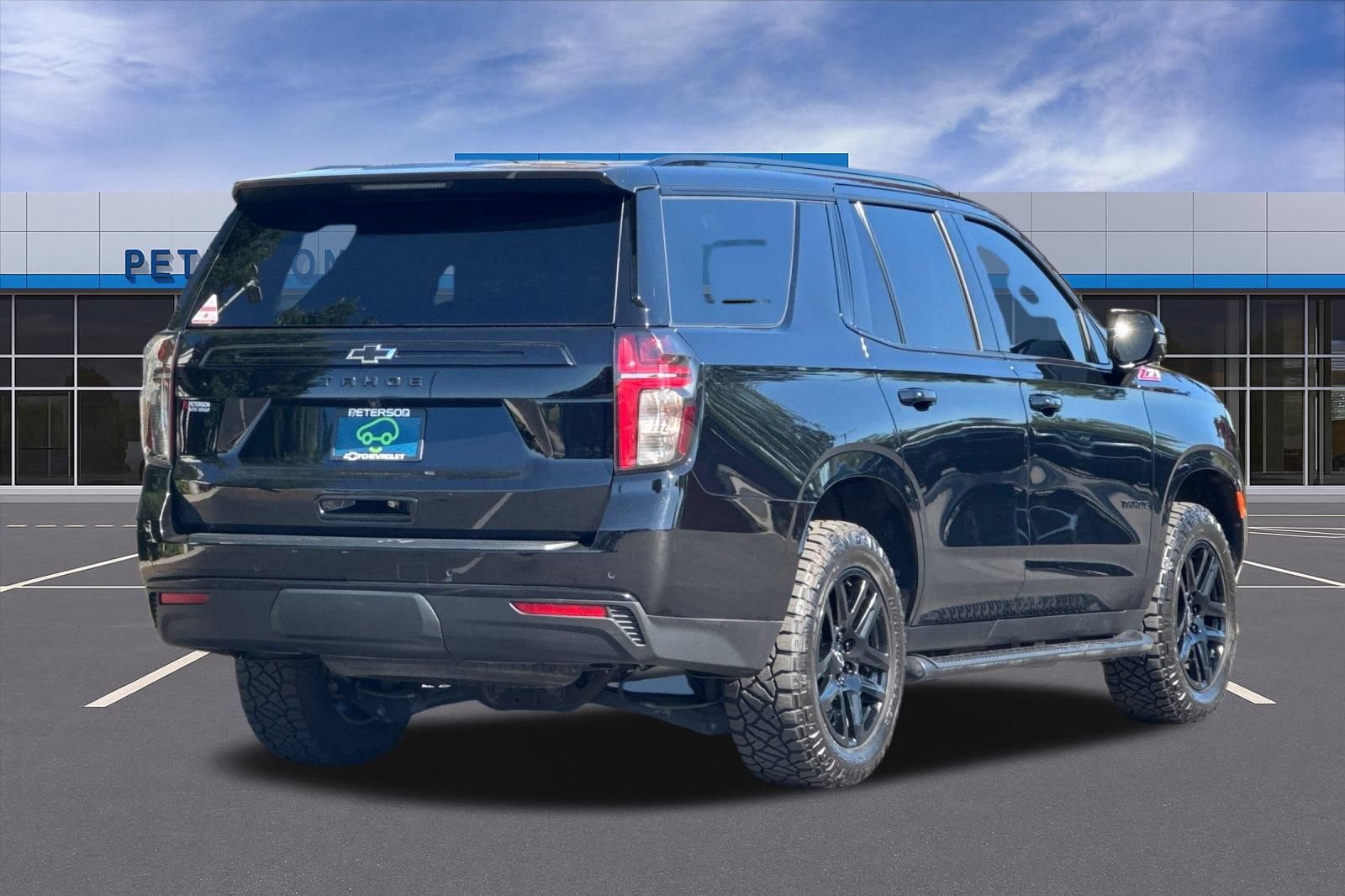 Certified 2023 Chevrolet Tahoe Z71 w/ Luxury Package AWD/4WD image 4