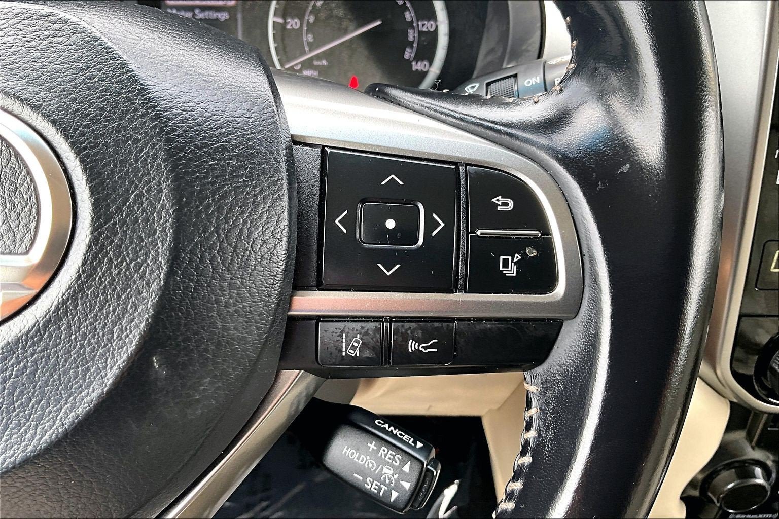 Used 2022 Lexus GX 460 w/ Accessory Package AWD/4WD image 17