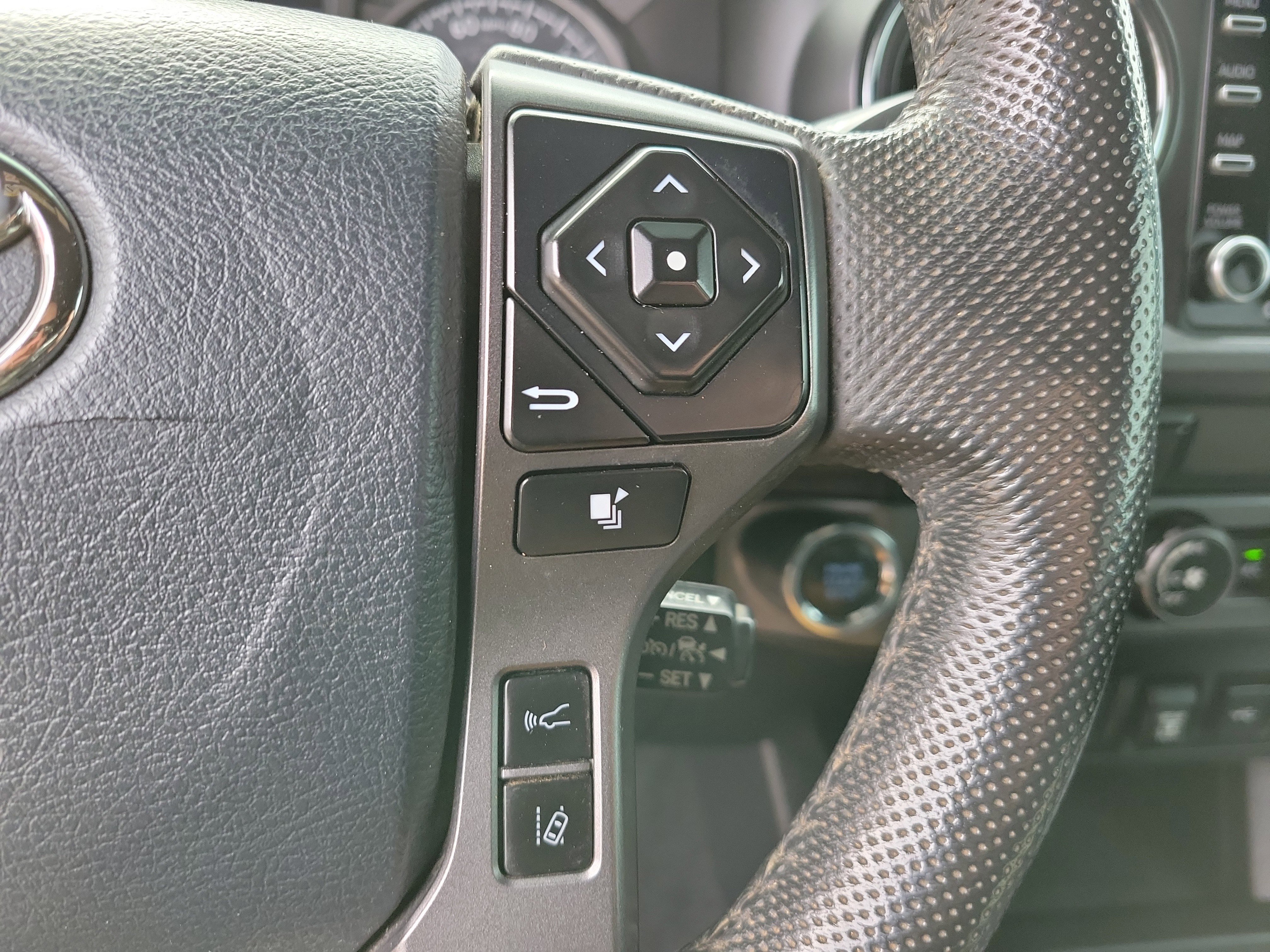 Used 2020 Toyota Tacoma TRD Sport image 22