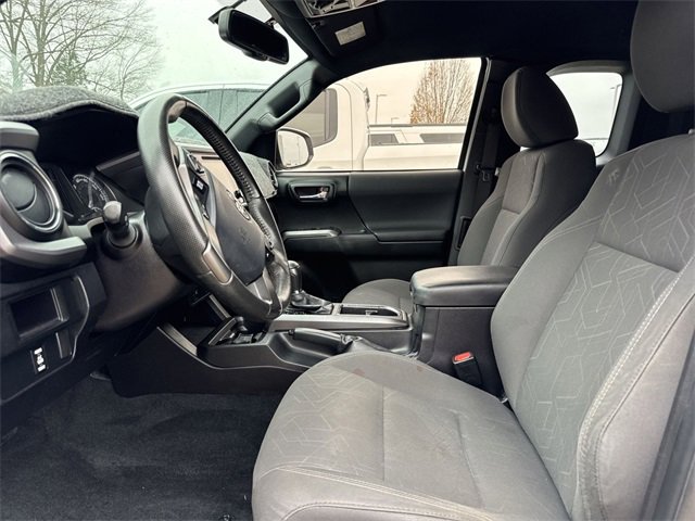 Used 2016 Toyota Tacoma TRD Off-Road image 11