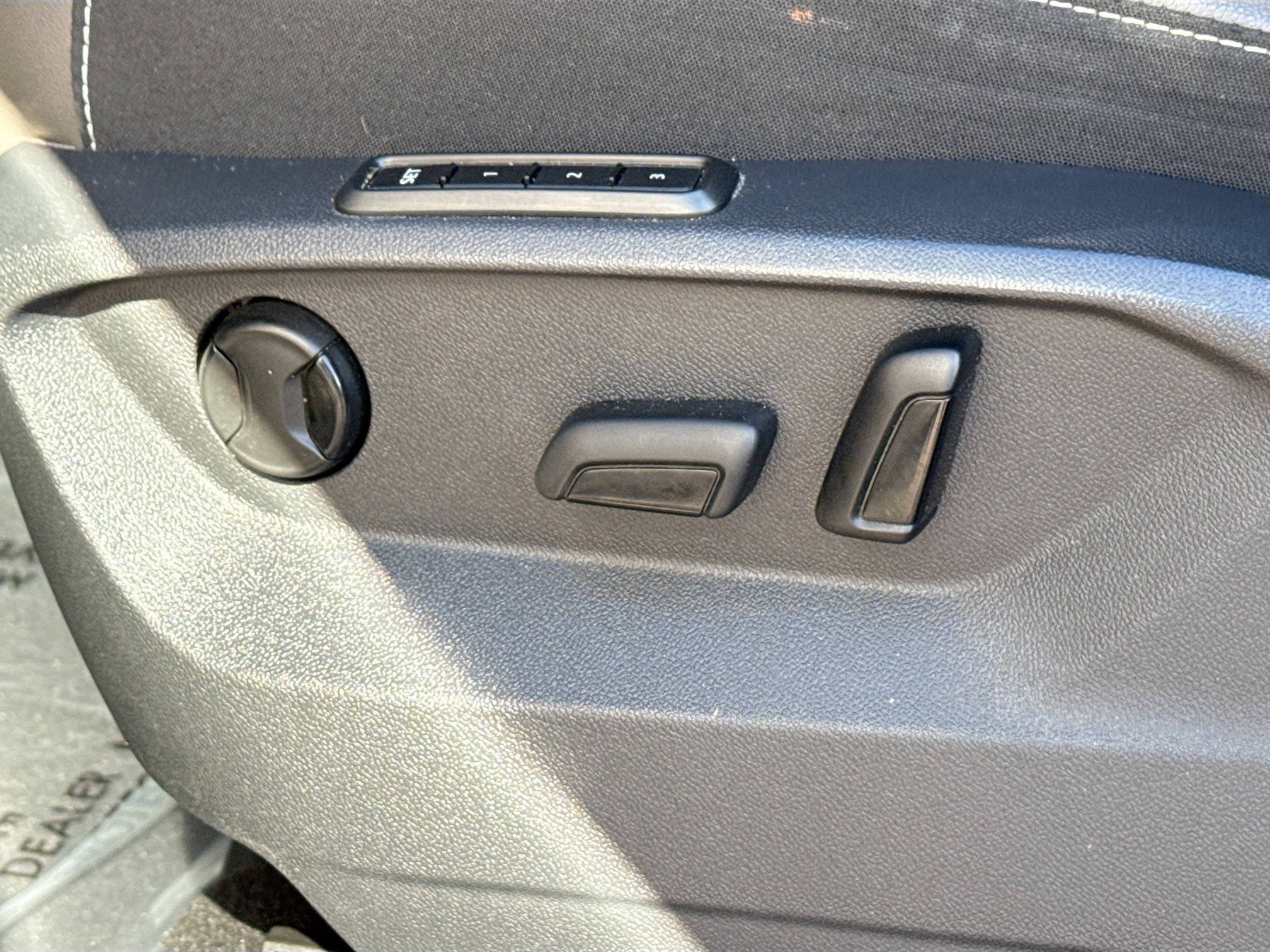 Used 2023 Volkswagen Atlas Cross Sport SEL Premium R-Line image 25