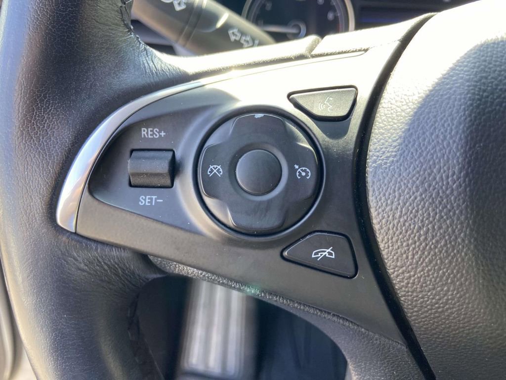 Used 2020 Buick Enclave Essence w/ Sport Touring Edition image 33