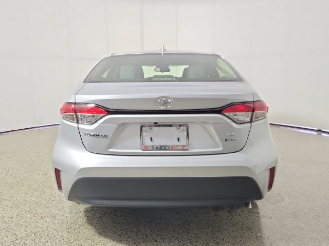 Used 2026 Toyota Corolla LE FWD image 6