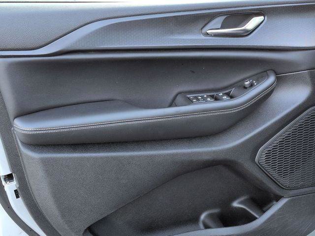 Certified 2024 Jeep Grand Cherokee Altitude image 13