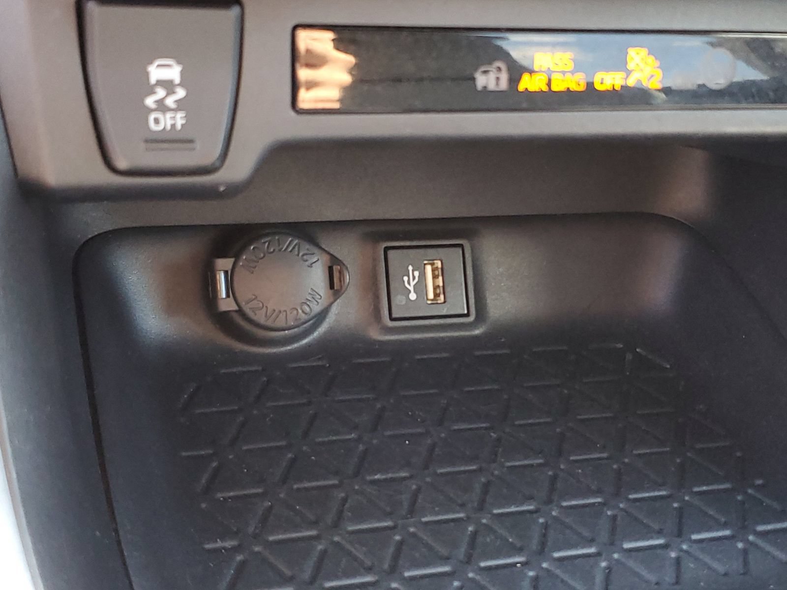Certified 2024 Toyota RAV4 XLE AWD/4WD image 29