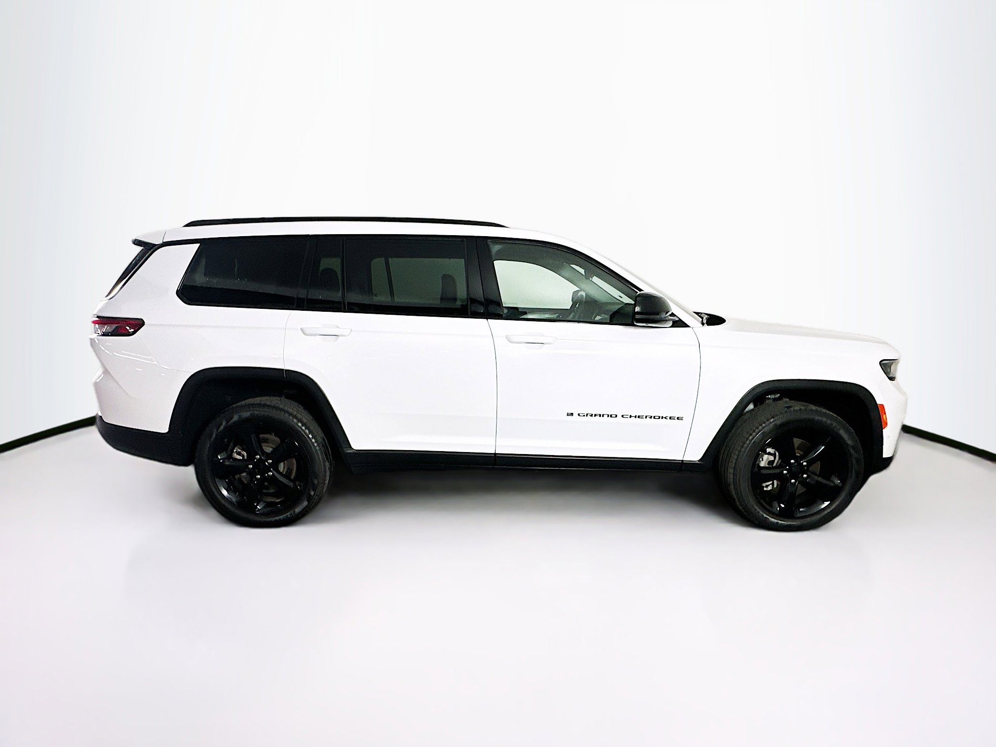 Used 2023 Jeep Grand Cherokee L Limited w/ Luxury Tech Group II AWD/4WD image 10