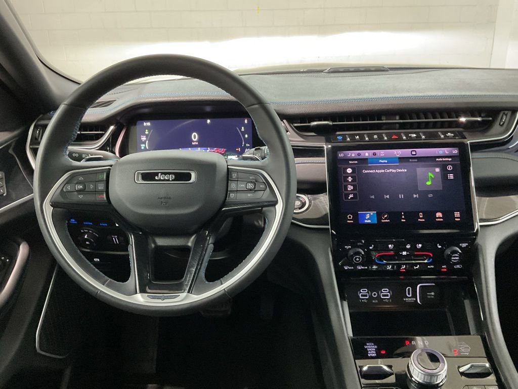 Used 2023 Jeep Grand Cherokee Trailhawk w/ Luxury Tech Group III AWD/4WD image 8