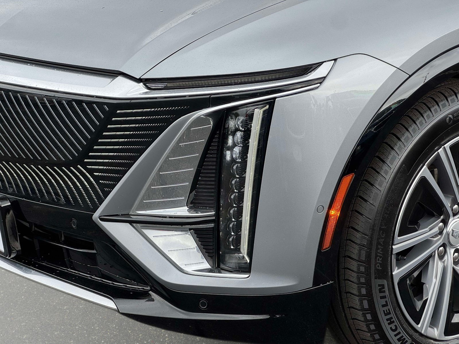 Certified 2024 Cadillac Lyriq Luxury AWD/4WD image 29