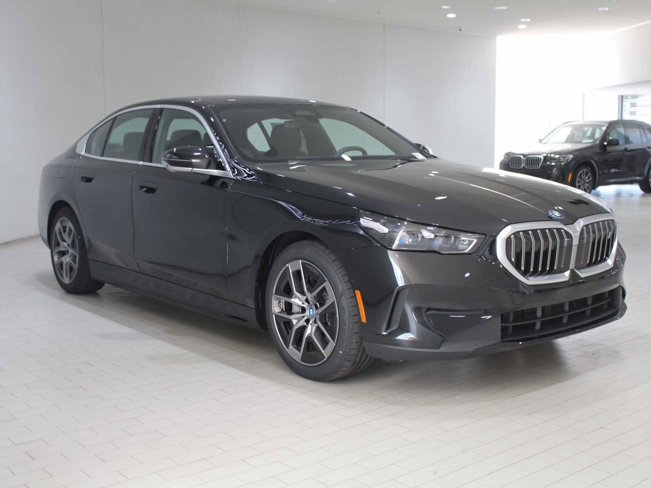 Used 2024 BMW i5 eDrive40i w/ Premium Package image 9