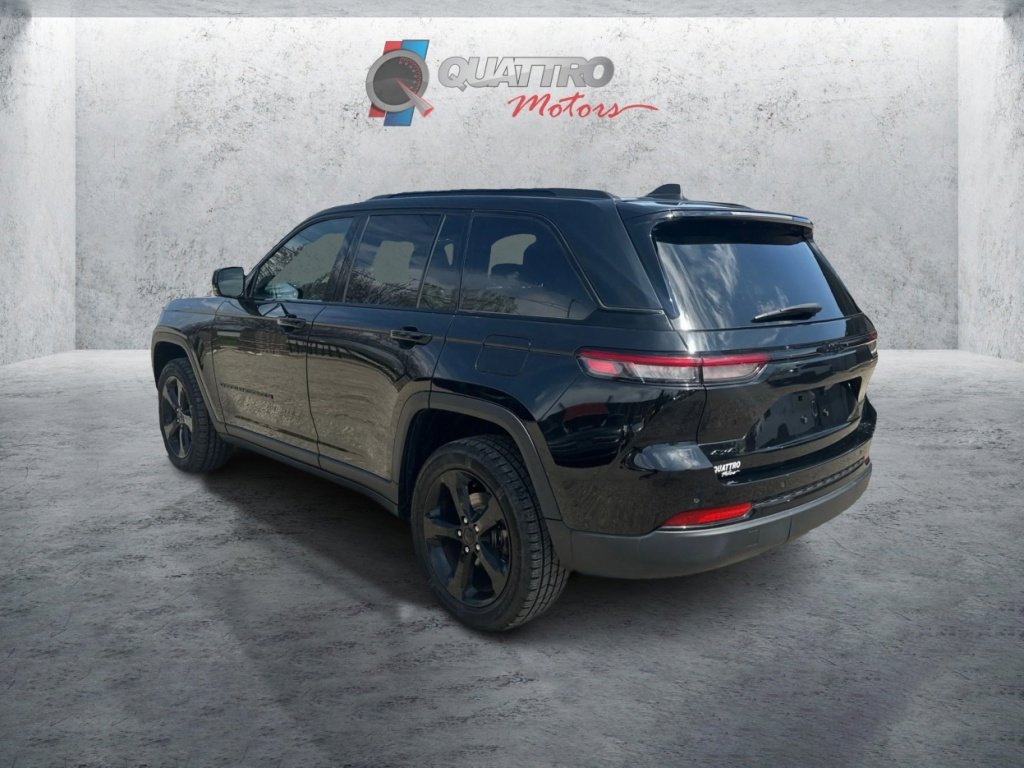 Used 2023 Jeep Grand Cherokee Altitude image 3
