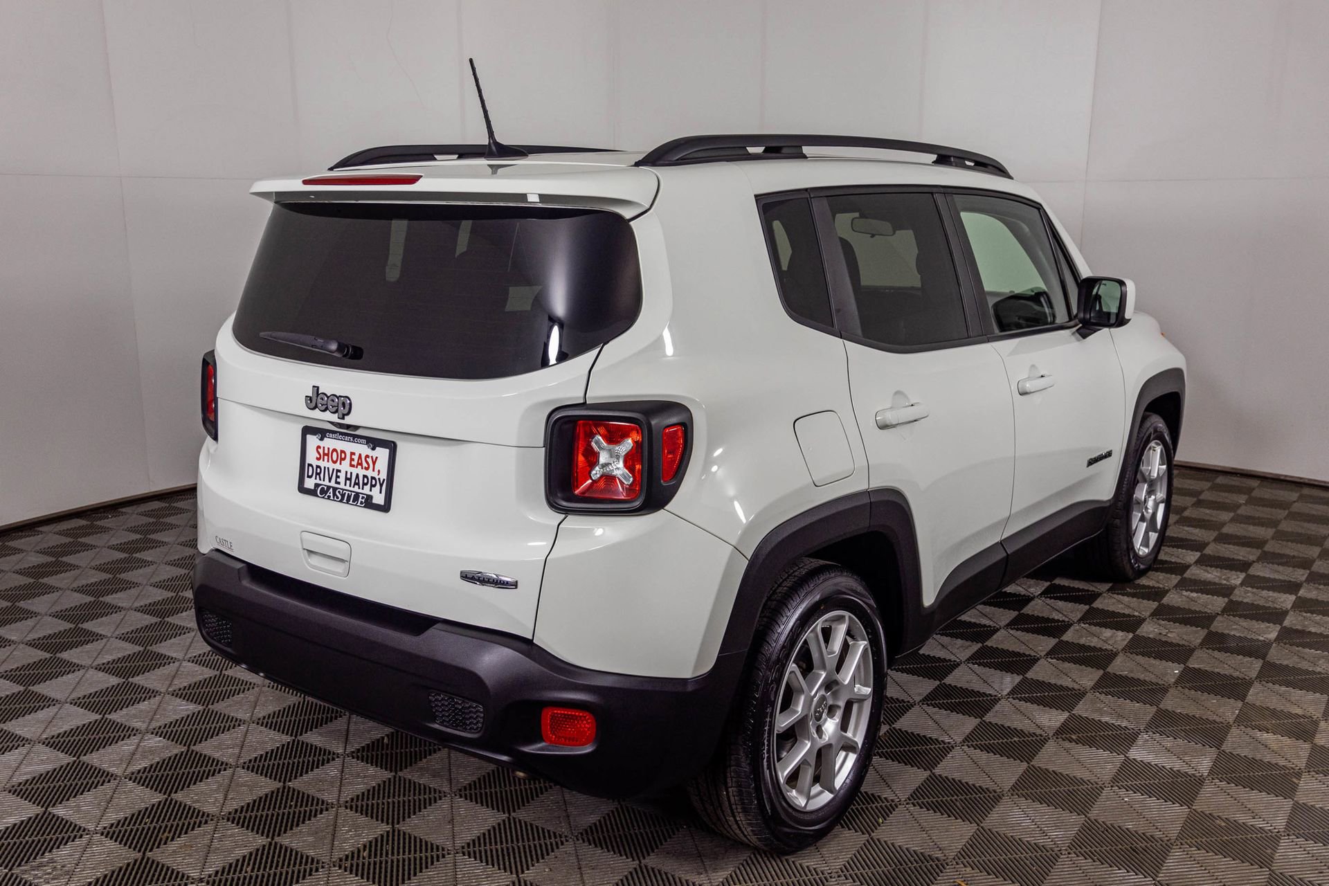 Used 2019 Jeep Renegade Latitude FWD image 12