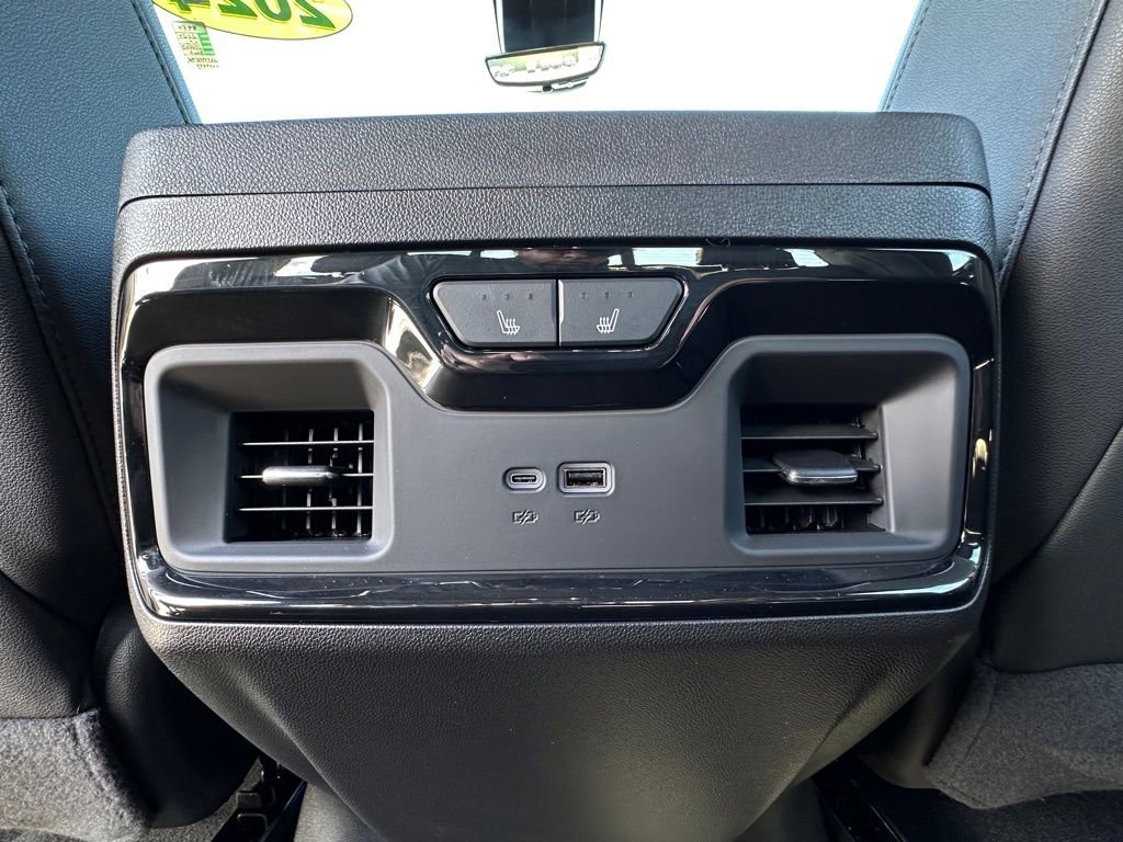 Used 2024 GMC Sierra 2500 AT4 w/ AT4 Premium Plus Package AWD/4WD image 28