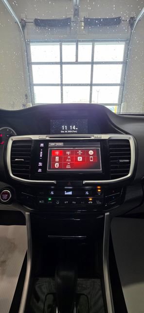 Used 2016 Honda Accord EX image 18