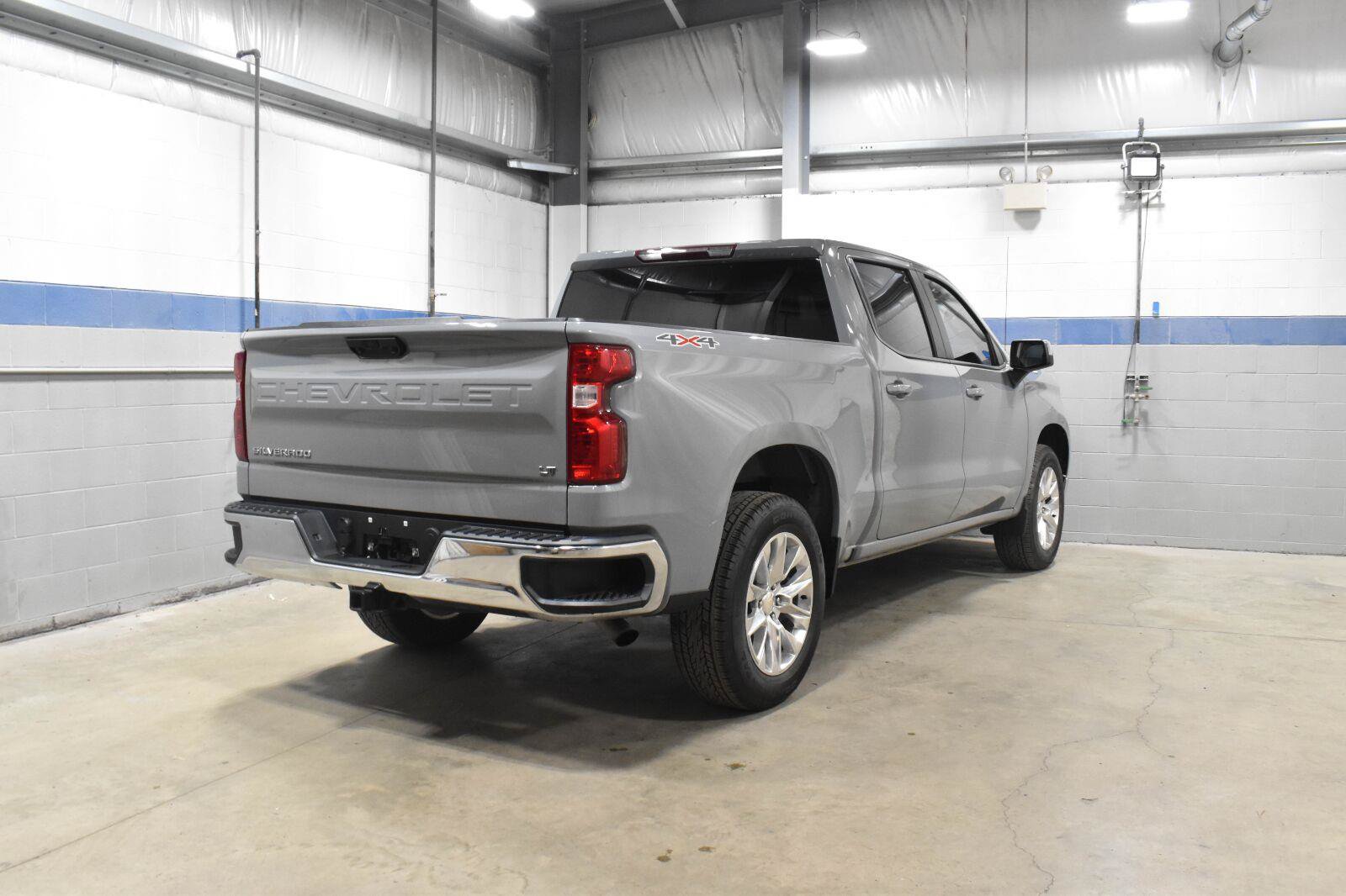 Used 2024 Chevrolet Silverado 1500 LT AWD/4WD image 24