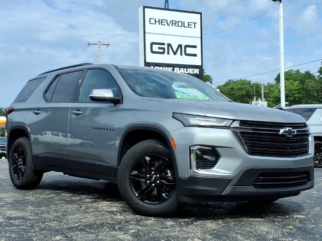 Certified 2023 Chevrolet Traverse LT FWD image 1