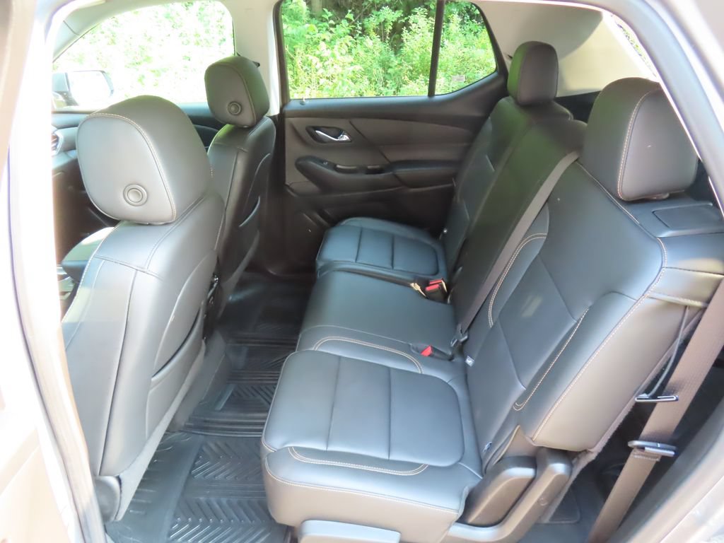Certified 2021 Chevrolet Traverse LT w/ LT Premium Package AWD/4WD image 29