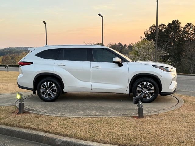 Used 2021 Toyota Highlander XLE FWD image 8
