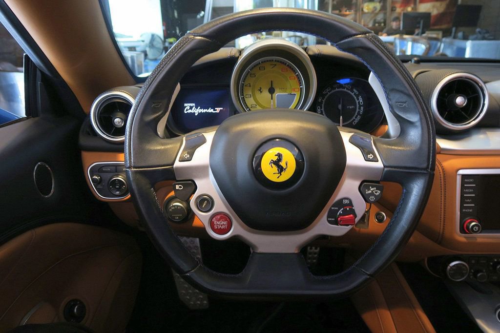 Used 2016 Ferrari California T RWD image 15