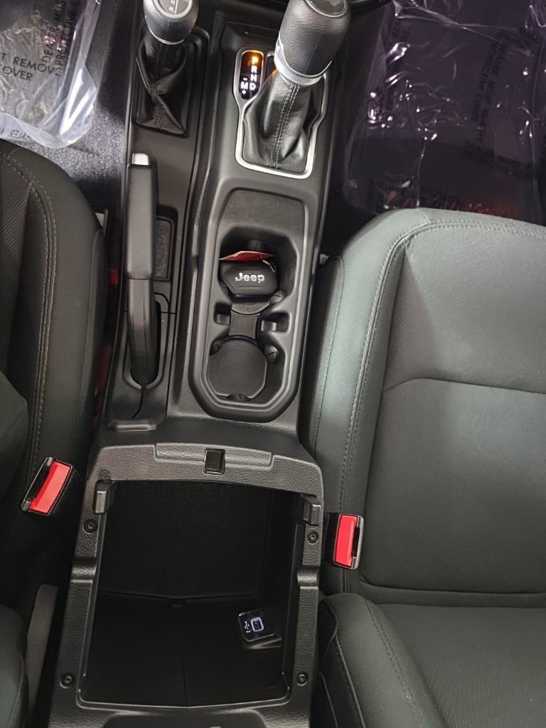 Used 2022 Jeep Wrangler Unlimited Sport AWD/4WD image 27