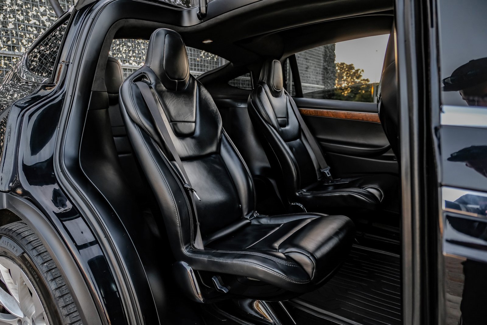 Used 2017 Tesla Model X 75D image 40