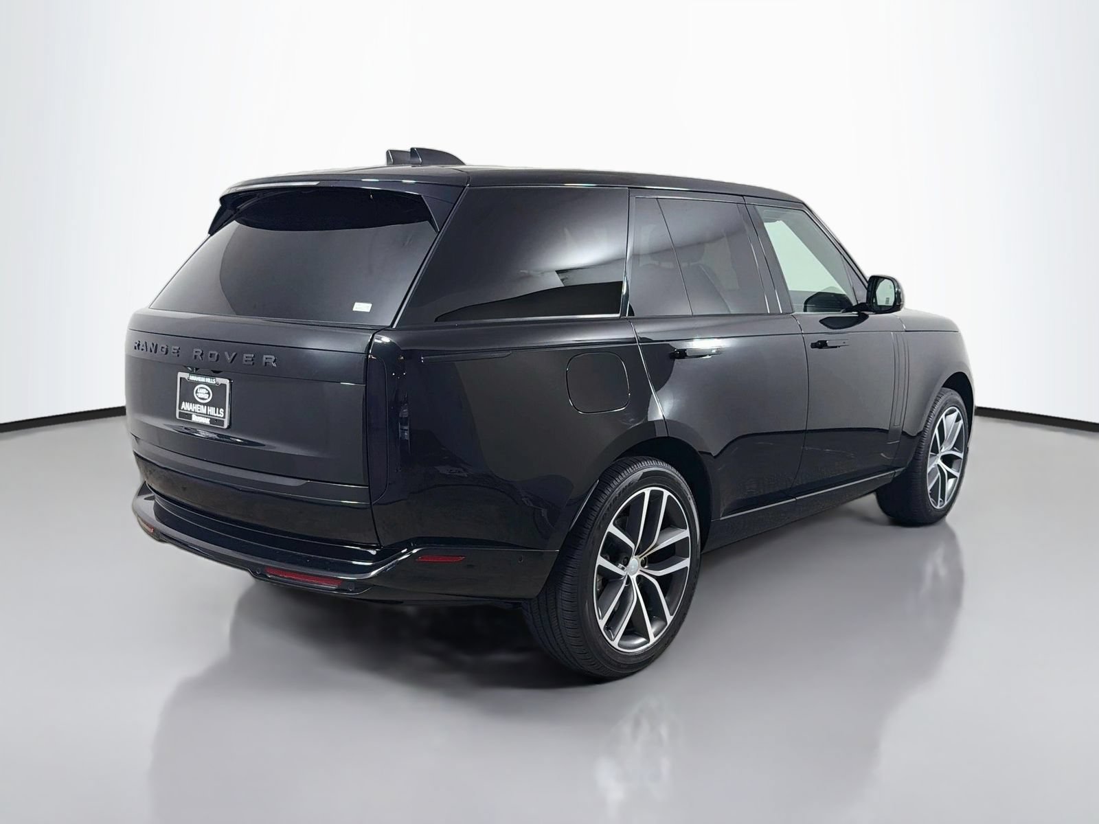 Certified 2024 Land Rover Range Rover SE AWD/4WD image 5