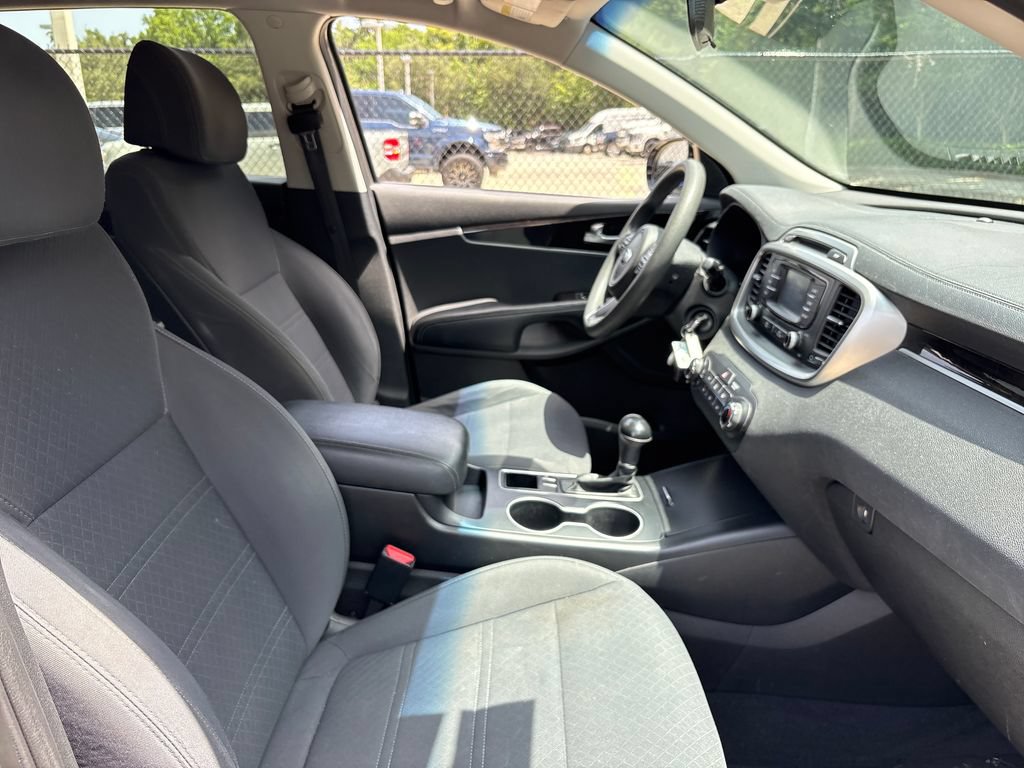 Used 2017 Kia Sorento FWD image 28