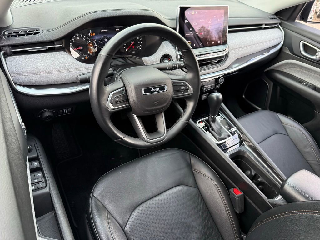 Used 2022 Jeep Compass Latitude image 11