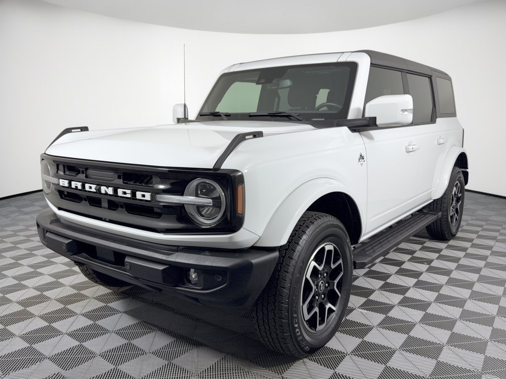 Used 2024 Ford Bronco Outer Banks AWD/4WD image 1