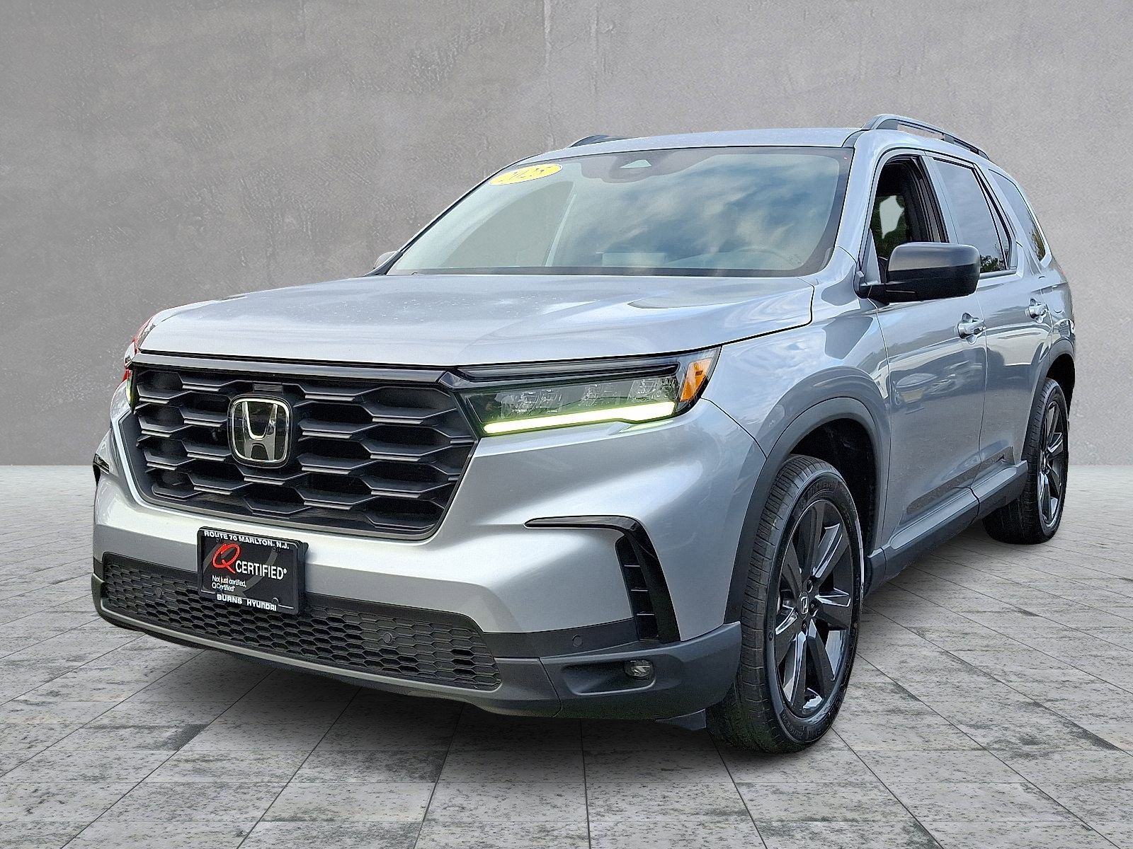 Used 2025 Honda Pilot Sport image 6