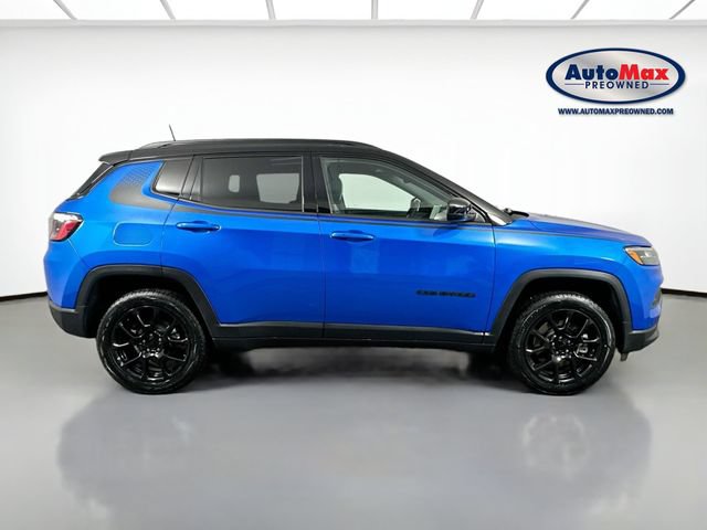 Used 2023 Jeep Compass Latitude w/ Sun and Sound Group AWD/4WD image 10