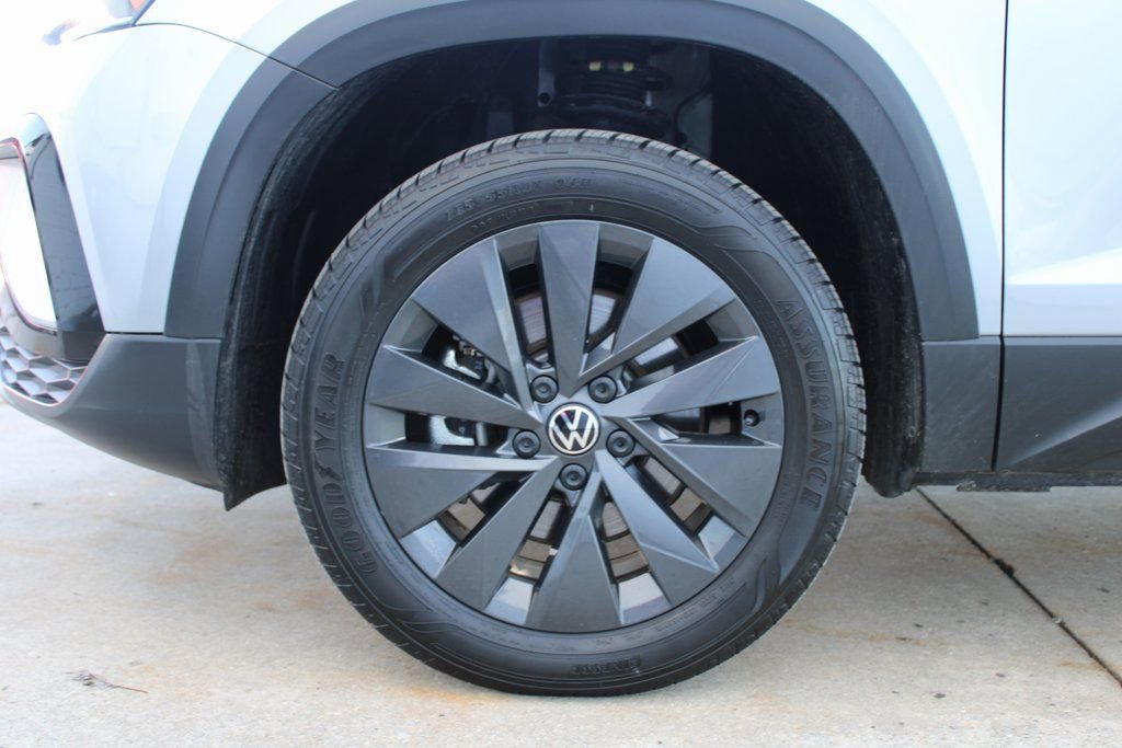 Certified 2024 Volkswagen Taos S image 29