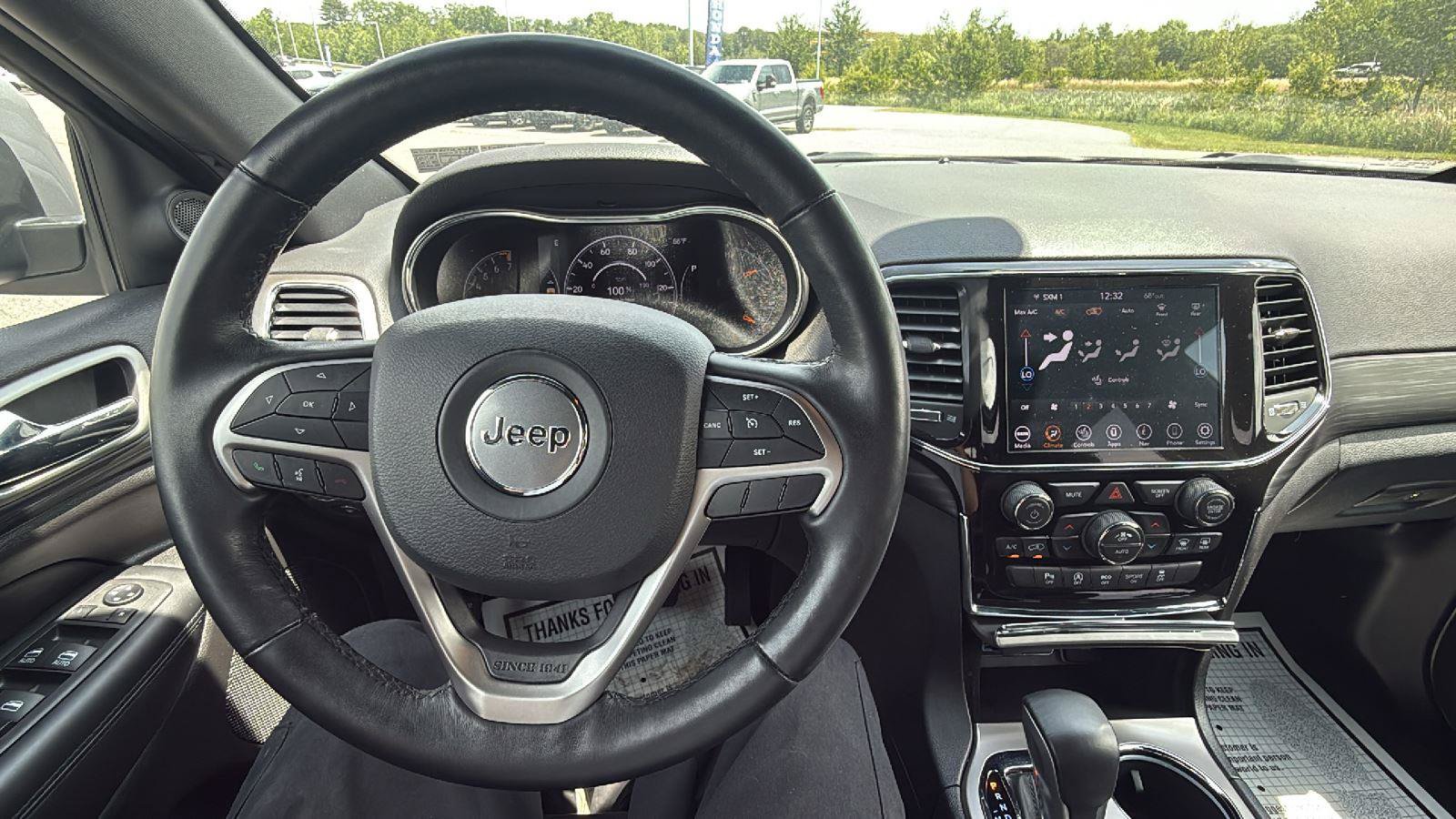 Used 2021 Jeep Grand Cherokee Laredo X AWD/4WD image 27