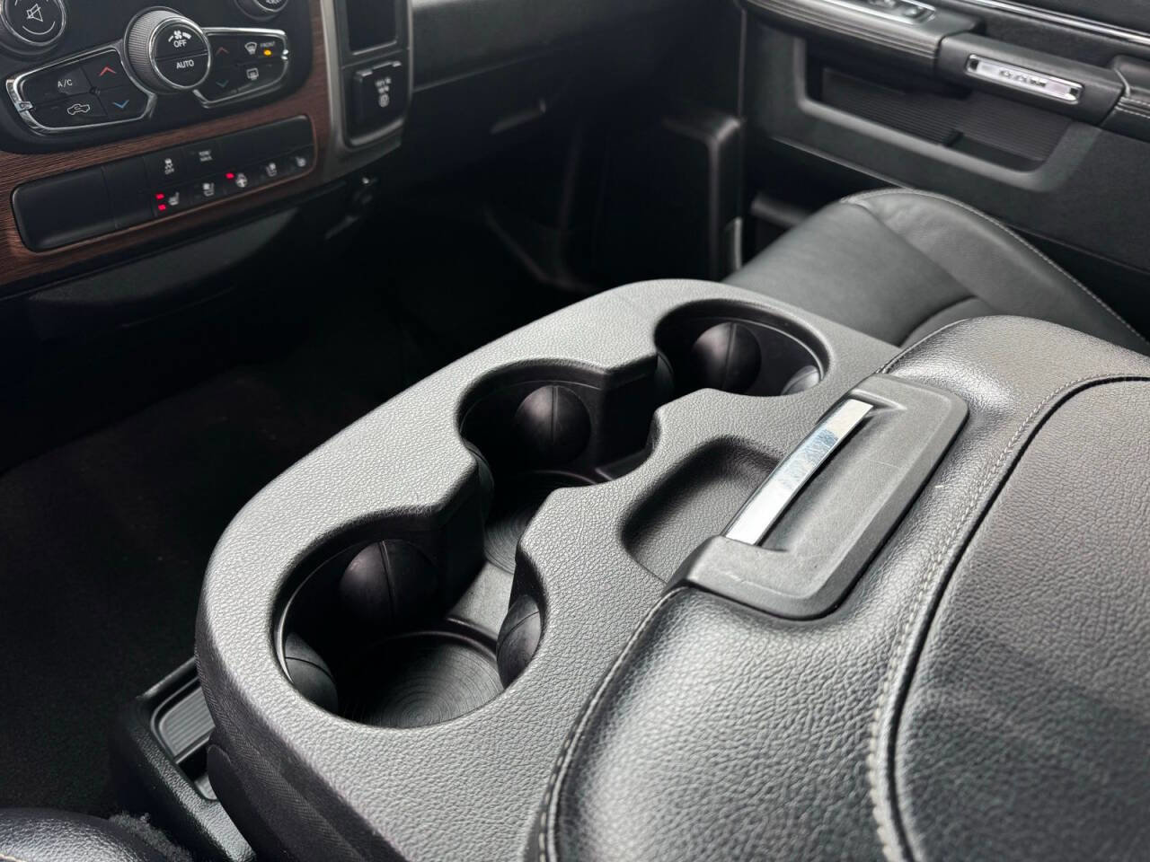 Used 2017 RAM 1500 Laramie image 27