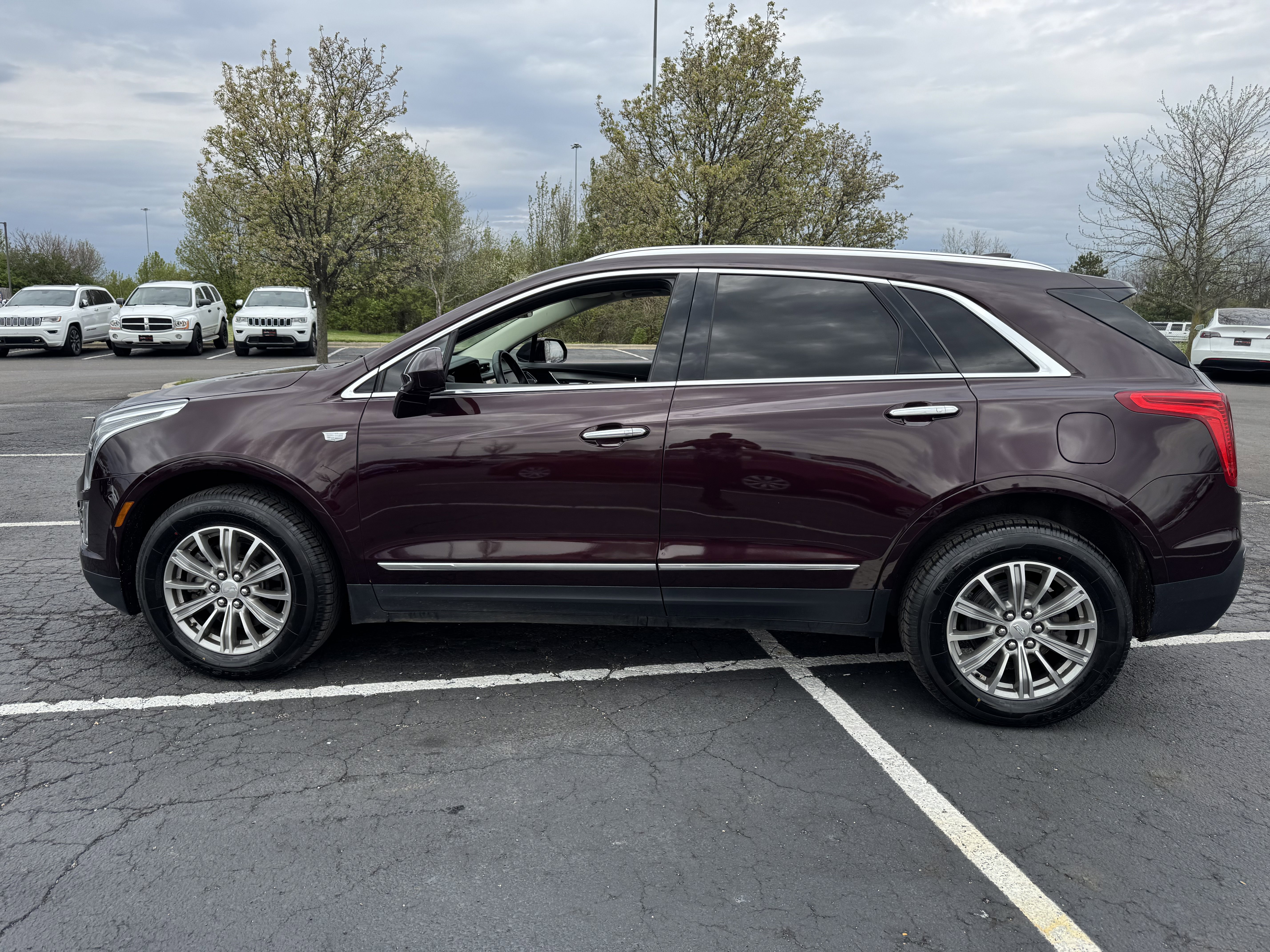 Used 2017 Cadillac XT5 Luxury w/ Driver Awareness Package image 9
