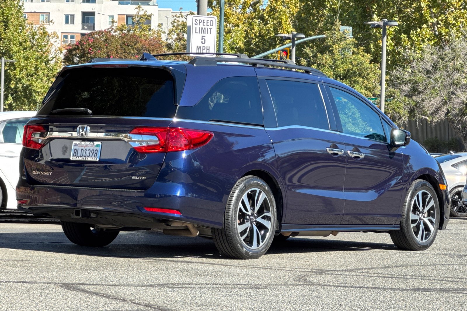 Used 2019 Honda Odyssey Elite image 4