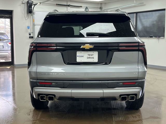 Used 2024 Chevrolet Traverse LT image 7
