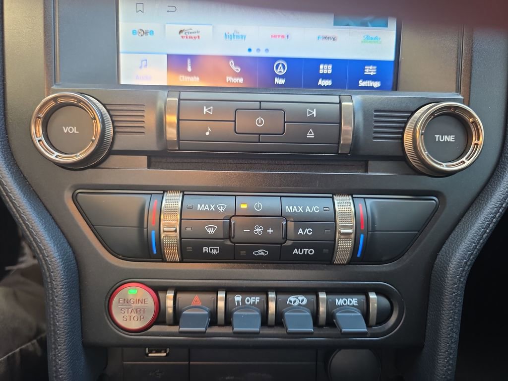 Used 2022 Ford Mustang Shelby GT500 w/ Technology Package image 35