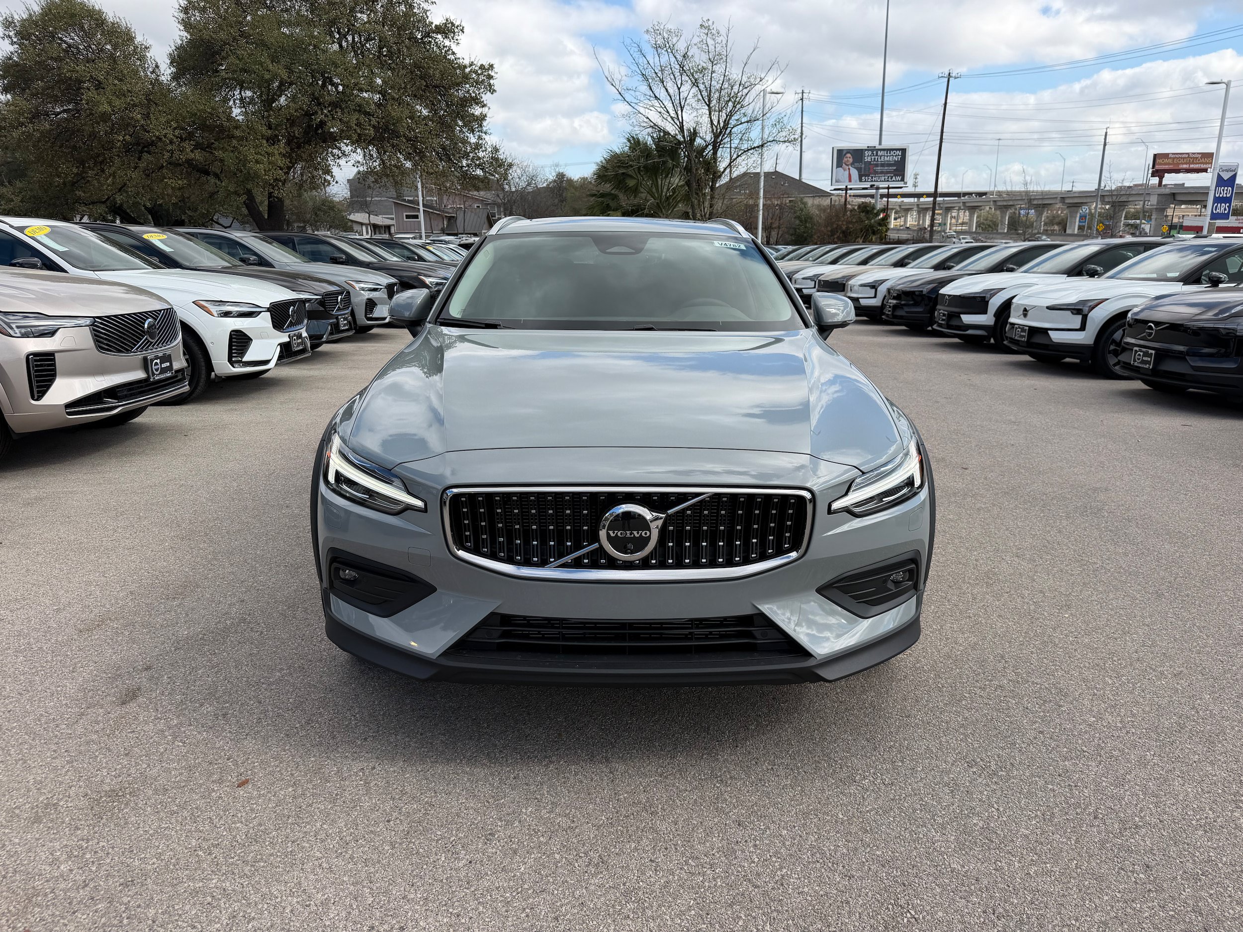 New 2026 Volvo V60 B5 Cross Country Plus w/ Climate Package AWD/4WD image 6