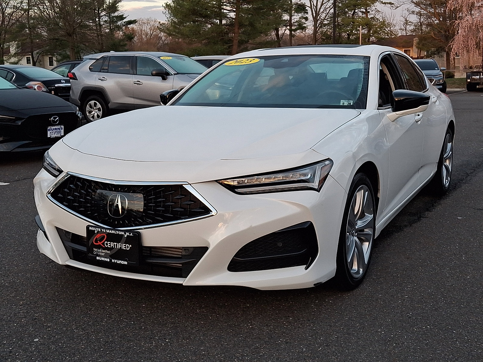 Used 2023 Acura TLX w/ Technology Package image 3
