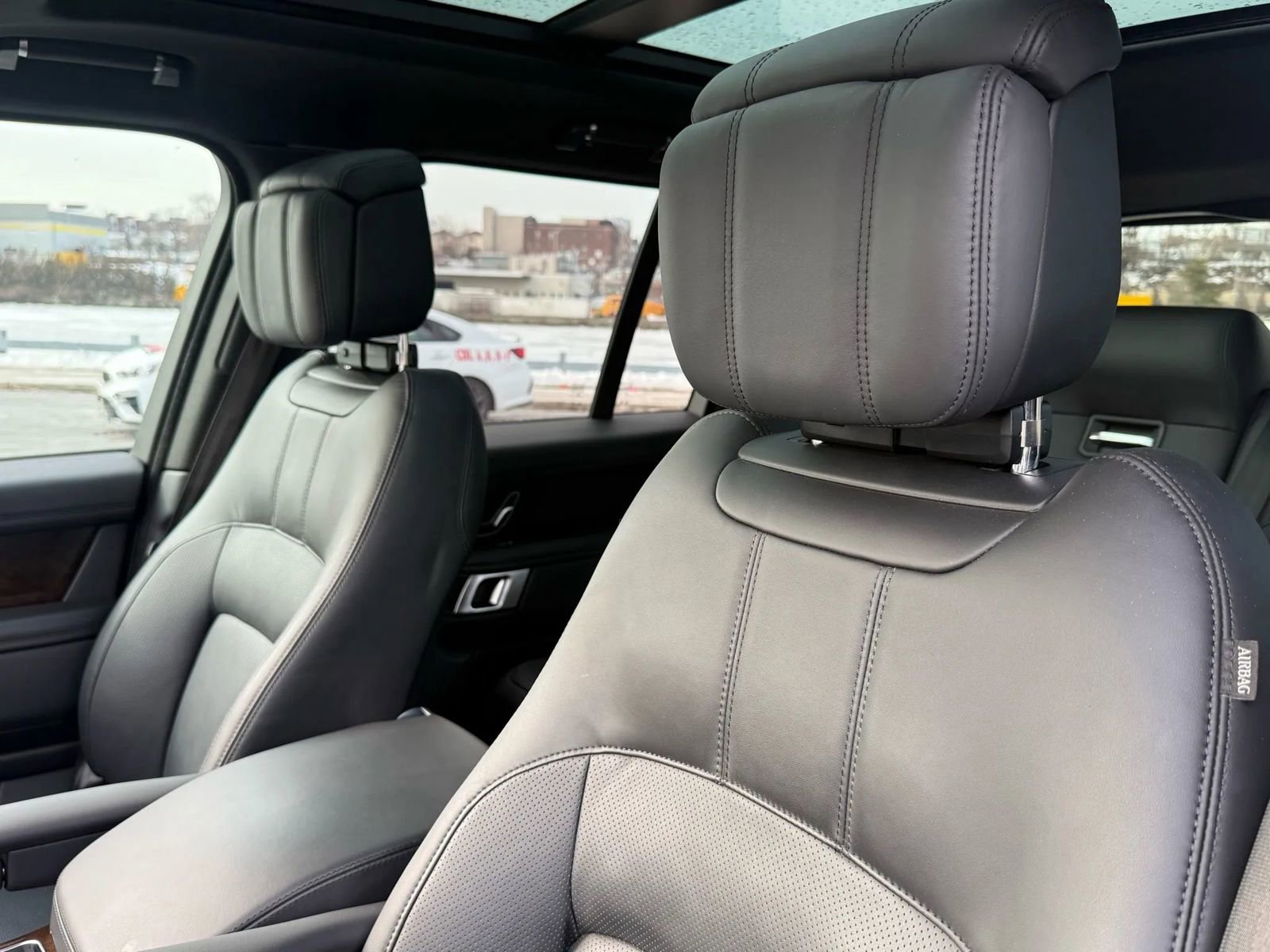 Used 2022 Land Rover Range Rover Westminster Edition image 10