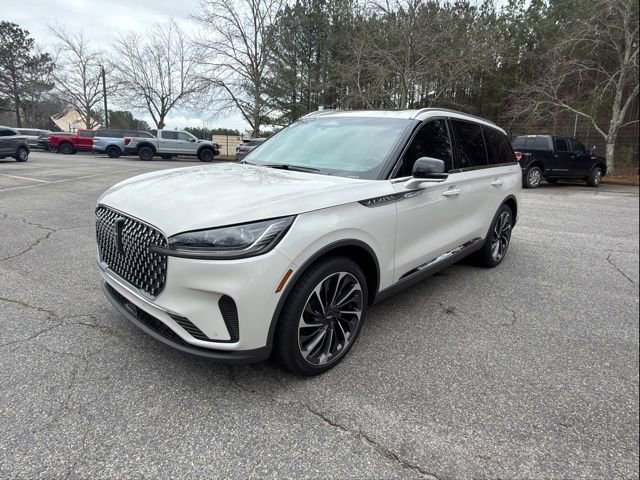 Used 2025 Lincoln Aviator Reserve w/ Equipment Group 201A image 2