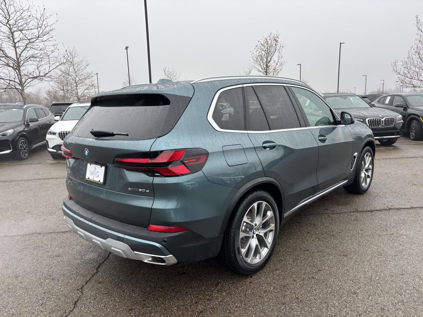 New 2026 BMW X5 xDrive50e w/ Premium Package AWD/4WD image 7