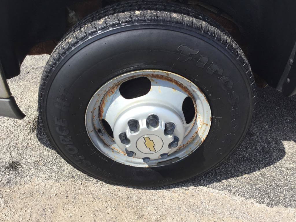 Used 2005 Chevrolet Silverado 3500 2WD Crew Cab image 24