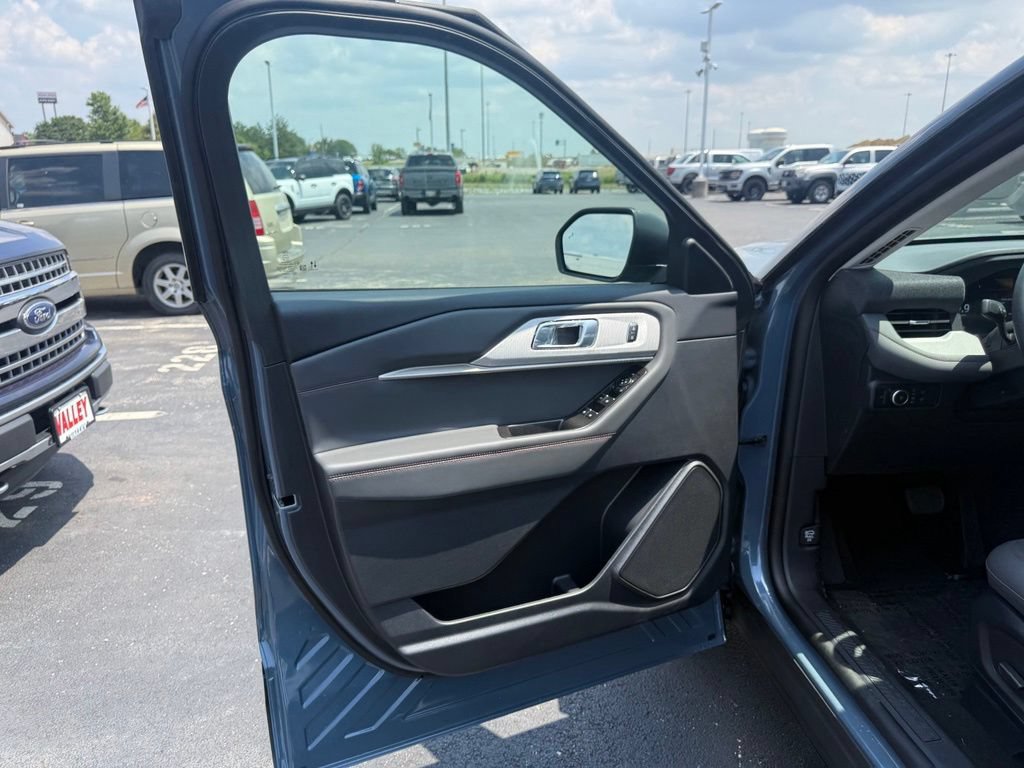 New 2026 Ford Explorer Active w/ Active Comfort Package AWD/4WD image 12