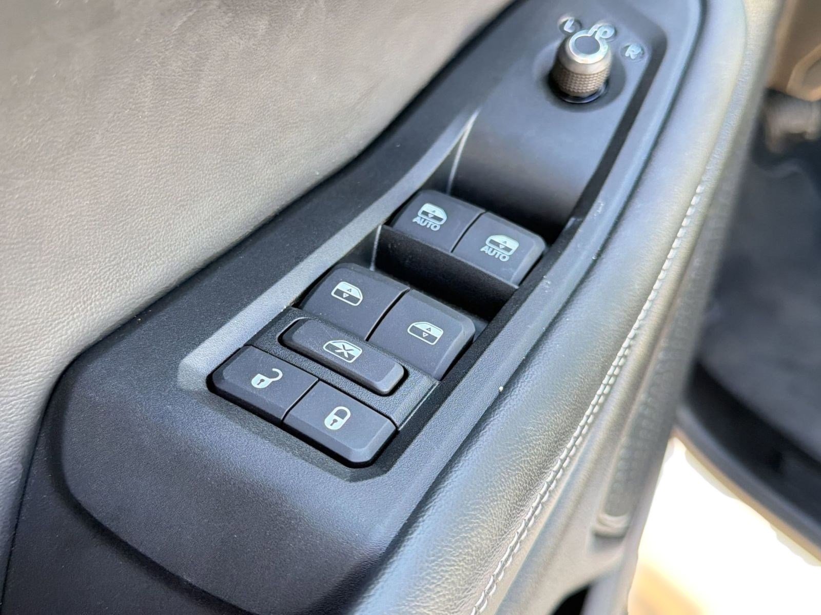 Used 2025 Jeep Grand Cherokee Limited image 11